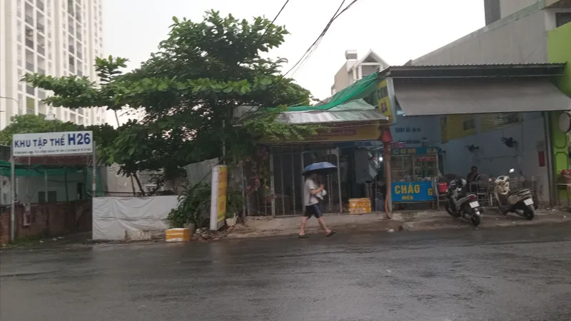 TPHCM xuất hiện mưa rào trái mùa