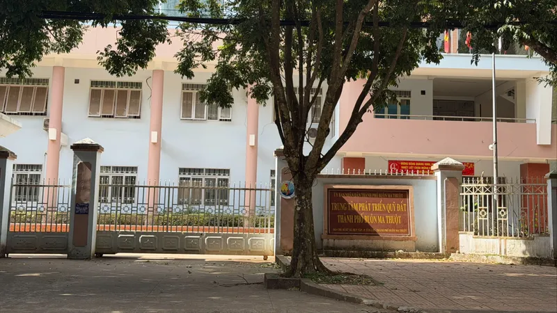 Chi nhánh trung tâm phát triển quỹ đất lấy 10,2 tỷ đồng tiền giải phóng mặt bằng chi lương, thưởng