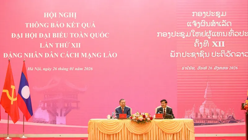 Tổng Bí thư, Chủ tịch nước Lào Thongloun Sisoulith thông báo kết quả Đại hội Đảng Nhân dân Cách mạng Lào lần thứ XII