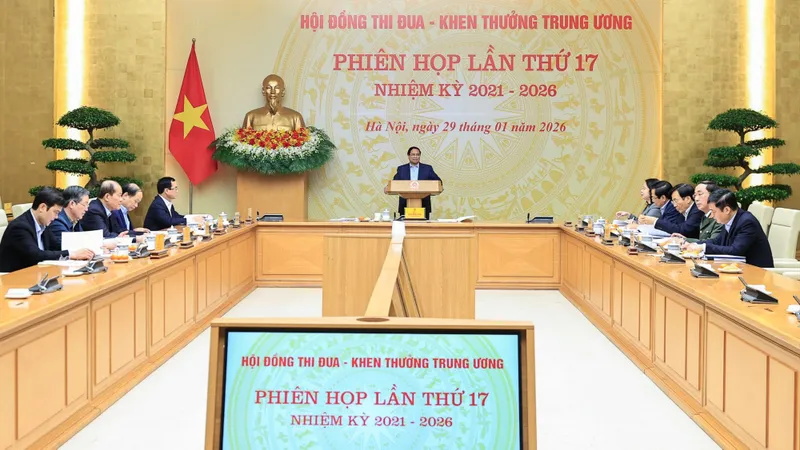 Thủ tướng Phạm Minh Chính, Chủ tịch Hội đồng Thi đua - Khen thưởng Trung ương, chủ trì phiên họp lần thứ 17 của Hội đồng nhiệm kỳ 2021-2026. Ảnh: VIẾT CHUNG 
