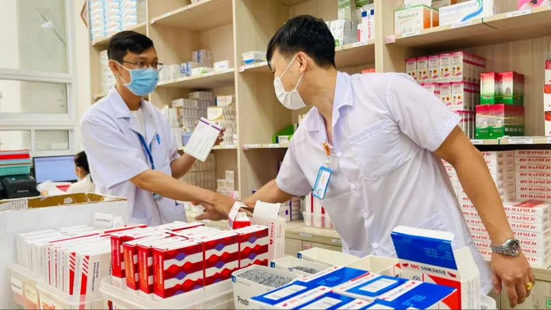 Kiểm soát chặt chẽ, xử nghiêm hành vi đầu cơ, "thổi giá" thuốc dịp Tết Bính Ngọ