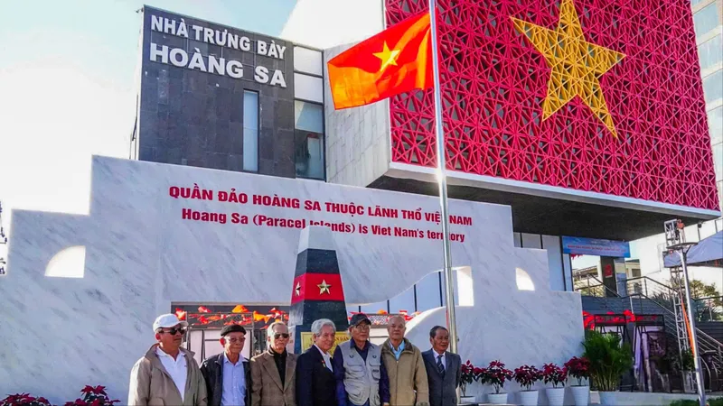 Khánh thành công trình Biển tên UBND đặc khu Hoàng Sa