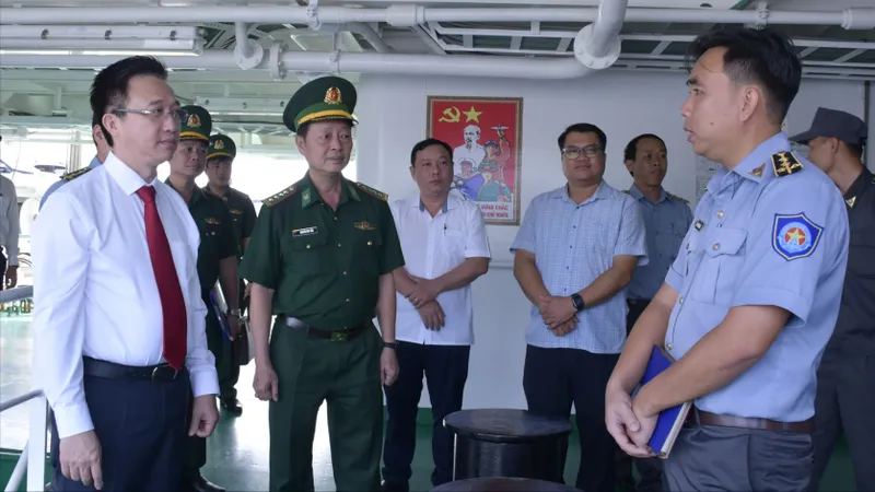 Lãnh đạo TPHCM thăm, chúc tết các cá nhân, đơn vị