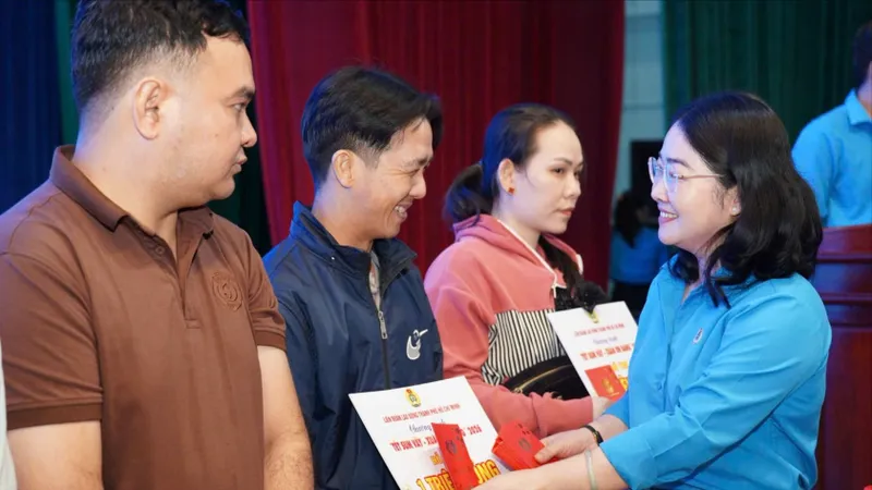 Rộn ràng ngày hội “Xuân đoàn kết - Tết nghĩa tình” ở nhiều phường, xã của TPHCM