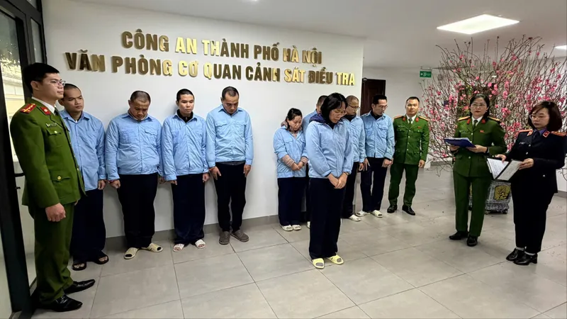 Triệt phá đường dây lừa đảo hơn 318 tỷ đồng