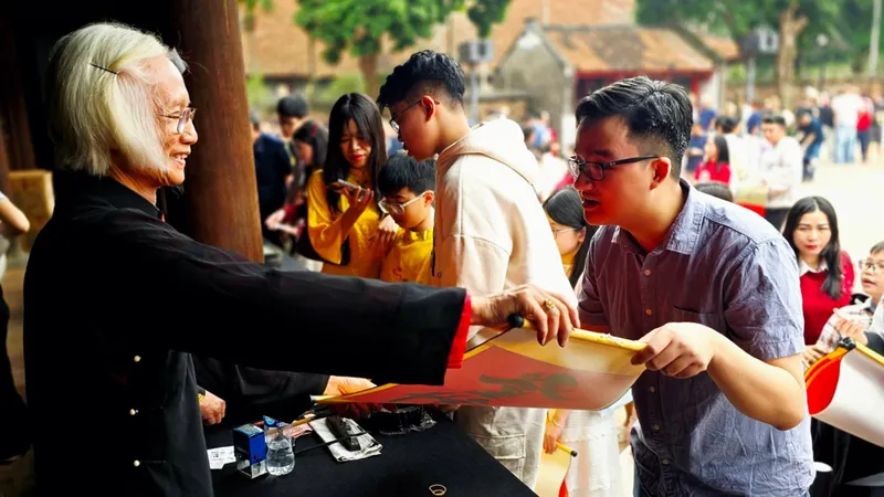 3 ngày đầu năm mới, hơn 55.000 lượt khách đến Văn Miếu - Quốc Tử Giám