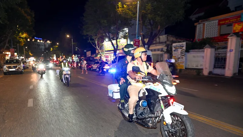Giữ bình yên cho người dân vui xuân