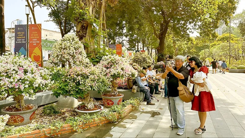 Ngày xuân nhiều thông điệp ở Công viên số 1 Lý Thái Tổ