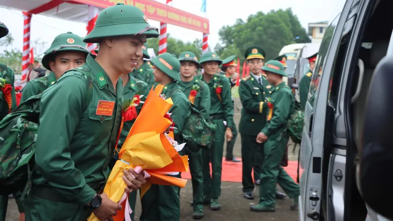 Lãnh đạo tỉnh Hà Tĩnh, Quân khu 4 và các đại biểu dự lễ giao, nhận quân tại điểm giao, nhận quân số 1, Ban Chỉ huy PTKV 1 - Nam Hồng Lĩnh