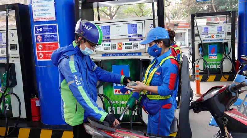 Chi quỹ bình ổn nhằm giảm mức tăng giá xăng dầu