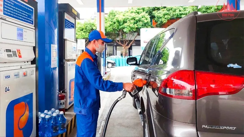 Giữ nguyên giá xăng dầu theo kỳ điều hành ngày 12-3
