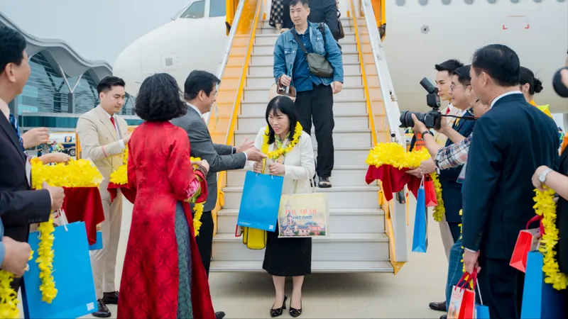 Đón chuyến bay thẳng đầu tiên chặng Cam Ranh – Phú Quốc