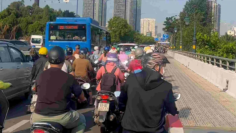 Hạn chế một số tuyến đường khu vực Thủ Thiêm, người dân lưu ý lộ trình thay thế