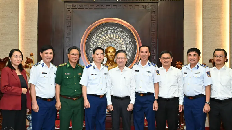 Lãnh đạo TPHCM tiếp Đoàn công tác Bộ Tư lệnh Cảnh sát biển Việt Nam