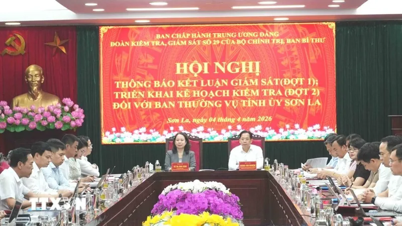Đoàn của Bộ Chính trị, Ban Bí thư làm việc với Ban Thường vụ Tỉnh ủy Sơn La