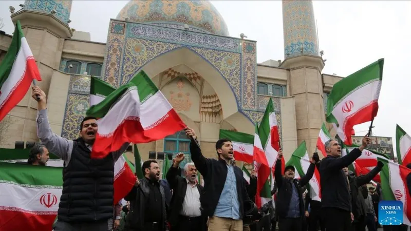 Tổng thống Mỹ tuyên bố lệnh ngừng bắn 2 tuần với Iran