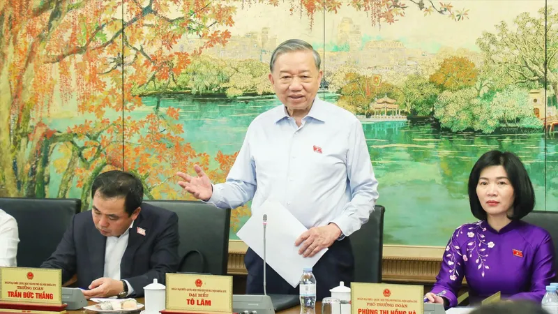 Cần chú trọng xây dựng các đô thị vệ tinh để kéo giãn dân cư