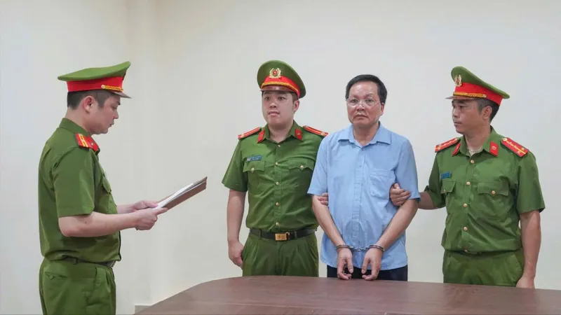 Khởi tố các đối tượng “ăn chặn” tiền trợ cấp người yếu thế