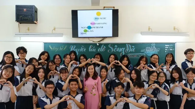 “Chưa ngoan”, đi quét lá