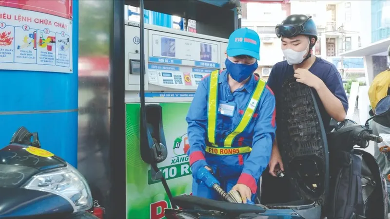 Tăng tốc chuẩn bị phân phối đại trà xăng E10