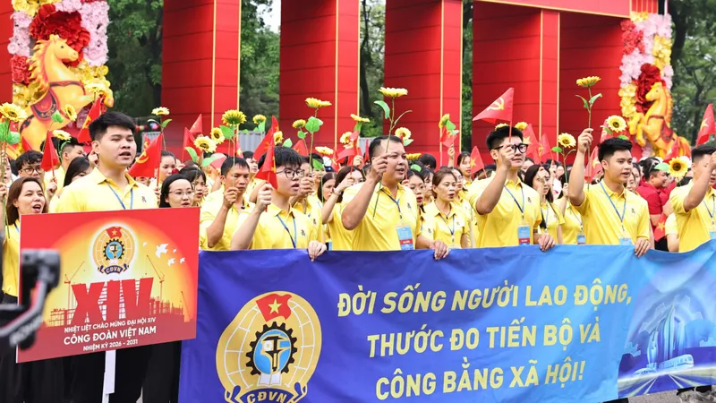 Kỷ niệm 140 năm Ngày Quốc tế Lao động và biểu dương cán bộ công đoàn xuất sắc