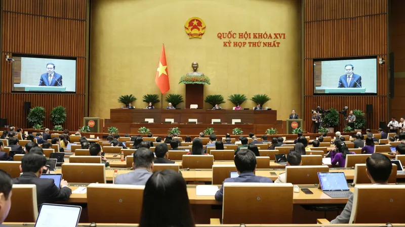Công bố các Nghị quyết của Quốc hội và Ủy ban Thường vụ Quốc hội khóa XVI