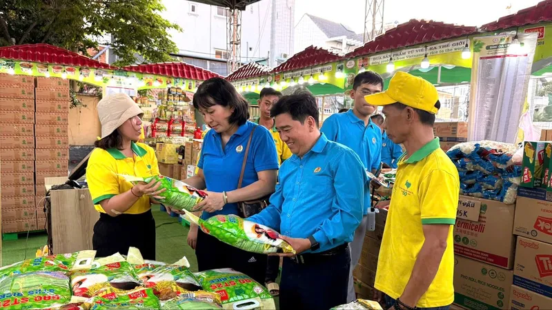 Lan tỏa nghĩa tình Tháng Công nhân