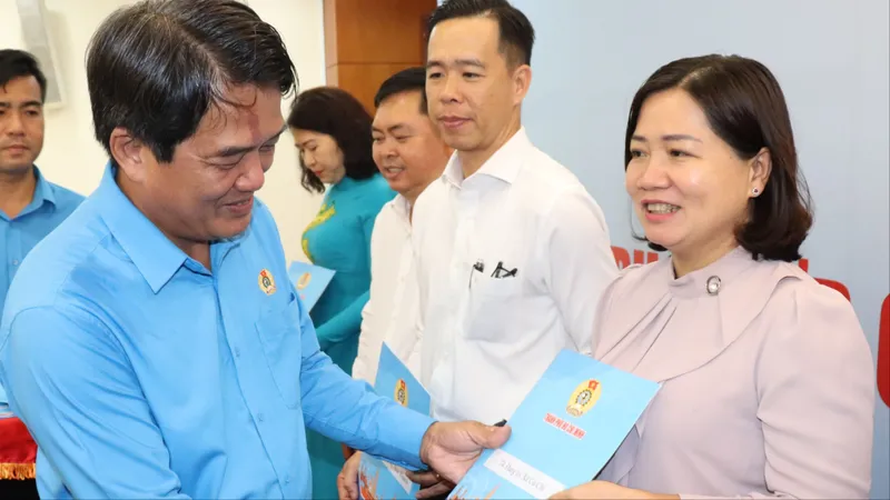 Công đoàn phối hợp cấp ủy địa phương chăm lo người lao động
