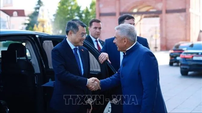 Thủ tướng Chính phủ Lê Minh Hưng gặp người đứng đầu Cộng hòa Tatarstan