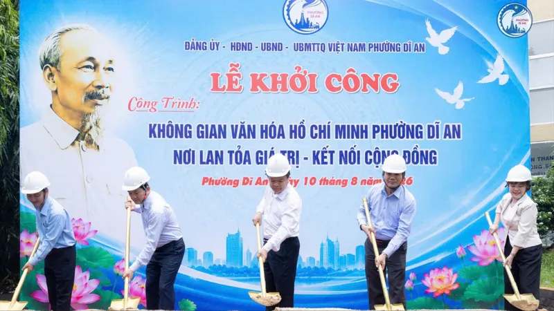 Lãnh đạo phường Dĩ An thực hiện nghi thức khởi công
