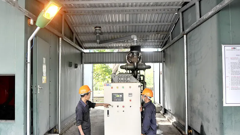 Phát dòng điện xanh sử dụng khí từ rác thải tại bãi rác Gò Cát . Ảnh: CAO THĂNG