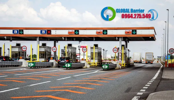  Thực hiện Thông tư 49 của Bộ Giao thông Vận tải, Tổng cục Đường bộ Việt Nam (Bộ Giao thông Vận tải) vừa yêu cầu các nhà đầu tư BOT phải lắp bảng điện tử để công khai các thông tin tại trạm thu giá dịch vụ sử dụng đường bộ (trạm thu phí).