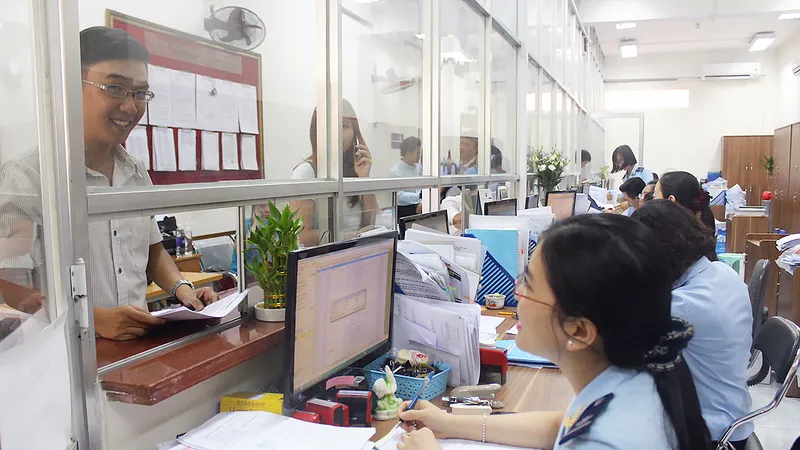Doanh nghiệp làm thủ tục hải quan tại TPHCM 