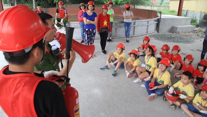 Tập kỹ năng phòng cháy, chữa cháy và cứu nạn cho học sinh