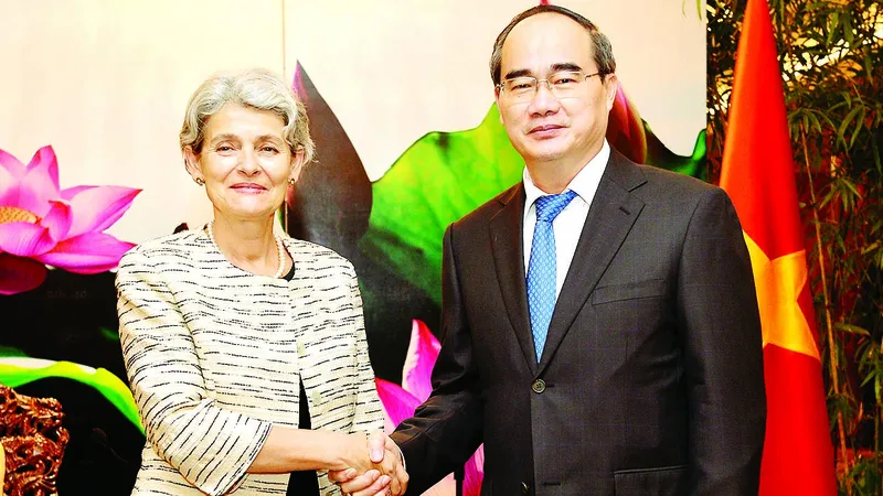 Bí thư Thành ủy TPHCM Nguyễn Thiện Nhân tiếp Tổng Giám đốc UNESCO Irina Bokova . Ảnh: VIỆT DŨNG 