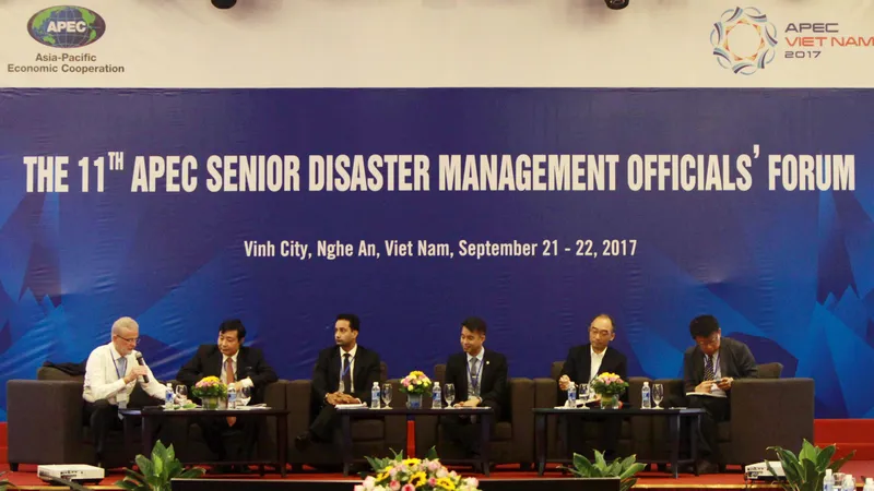 Hội nghị các Quan chức cao cấp APEC về Quản lý thiên tai lần thứ 11 đã họp phiên toàn thể đầu tiên với nội dung: “Tổng quát ứng dụng công nghệ thông tin và tăng cường hợp tác vùng trong giải quyết rủi ro thiên tai”. Ảnh:TTXVN