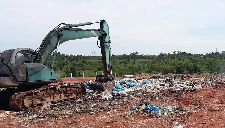 Bãi chôn lấp rác ở Khu xử lý chất thải (tại xã Quang Trung) của Công ty Sonadezi