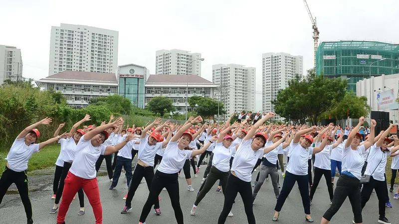 Các đại biểu tham gia thể dục đồng diễn