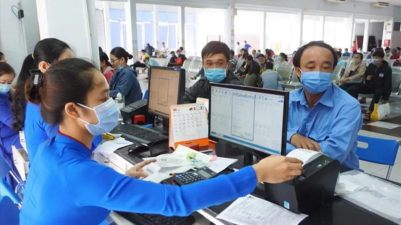 Hàng ngàn trường hợp được miễn phí vé tàu, máy bay về quê đón tết