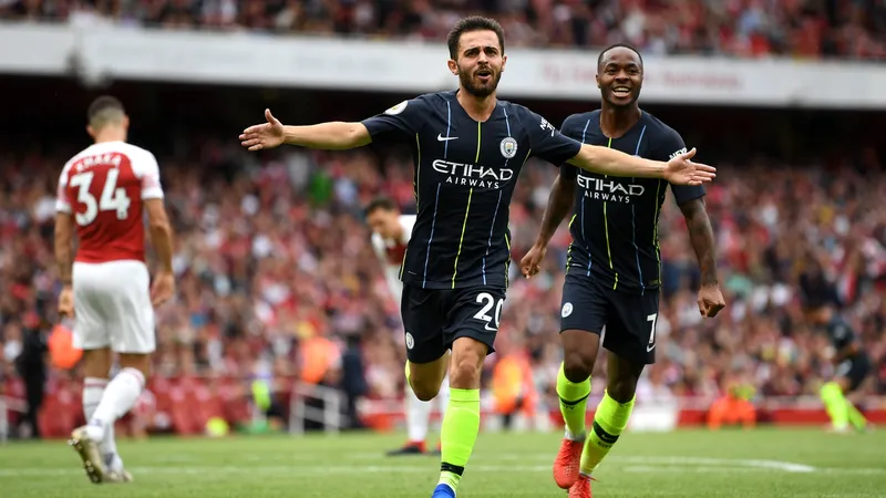 Bernardo Silva và Raheerm Sterling ghi bàn cho Manchester City