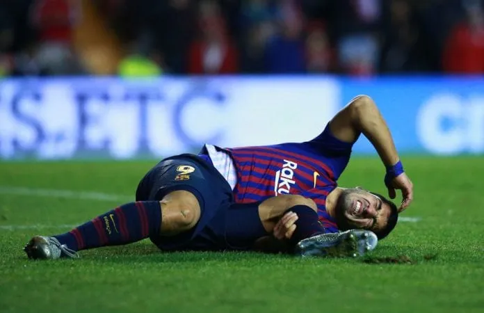 Luis Suarez phải điều trị bằng tế bào gốc.