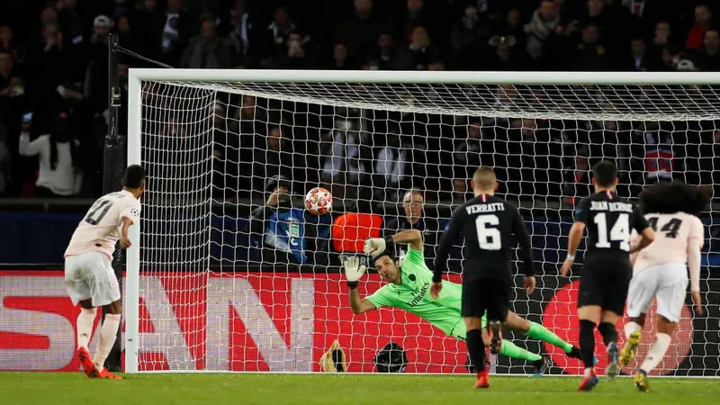 Neymar sẽ bị treo giò vì gọi quả 11m của Man United là “ô nhục”