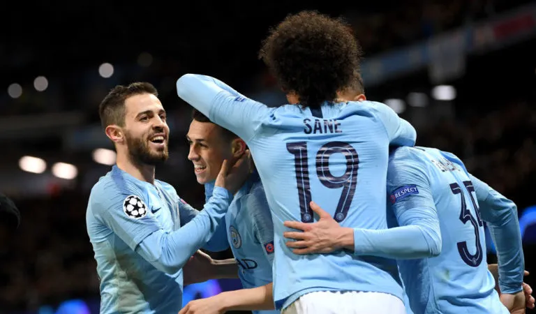 Bernardo Silva (trái) ăn mừng thắng lợi cùng Man City