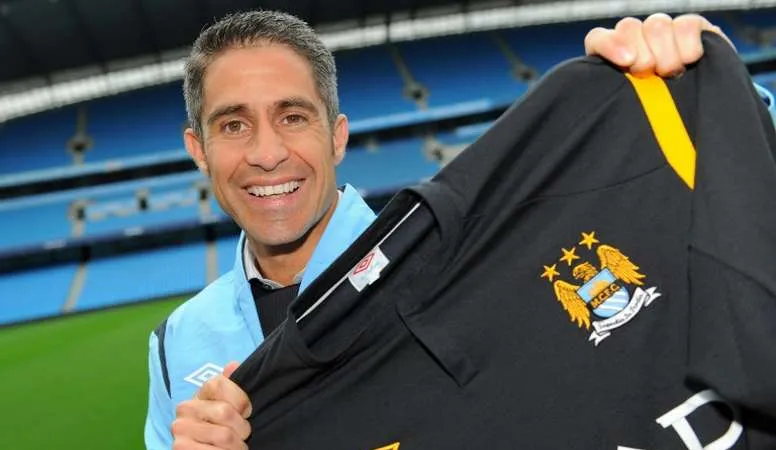 Cựu sao Man City làm tân HLV trưởng Lyon