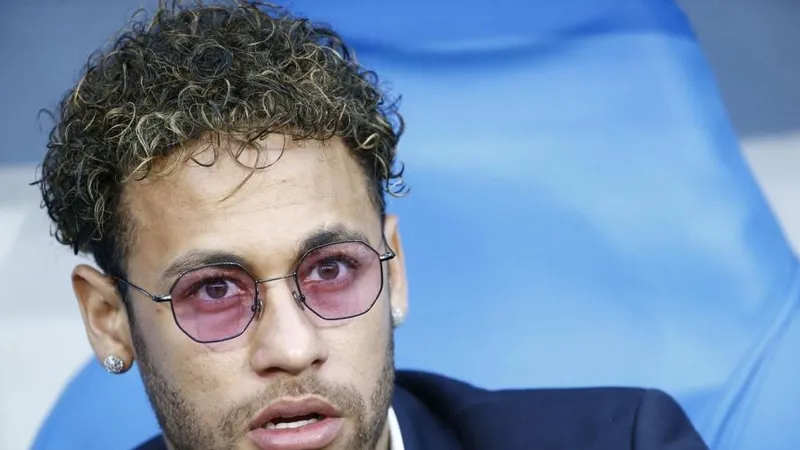 Neymar bị cài bẫy