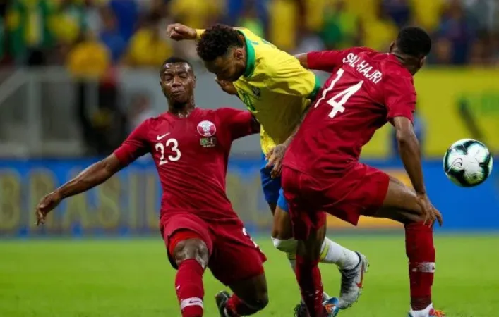 Cú rắc bóng cùa hậu cvệ Qatar khiến FIFA phải bồiu thường cho PSG