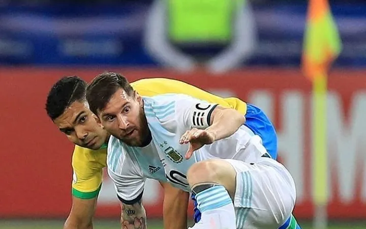 Casemiro nhận nhiệm vụ chăm sóc Messi