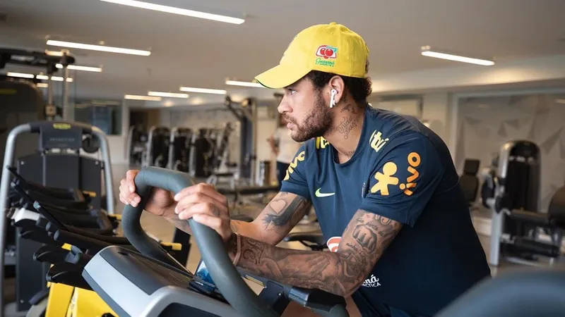 Mặt đối mặt Neymar, Giám đốc PSG buông lời đe dọa 