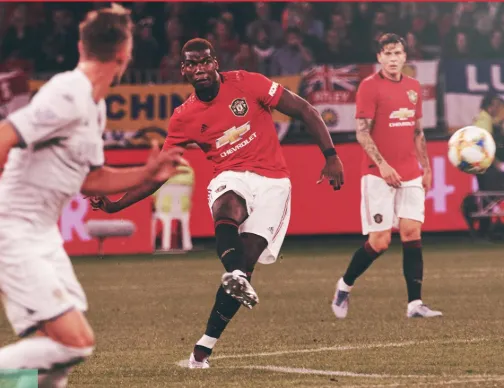 Paul Pogba vẫn chơi đẳng cấp tring trận thắng Leeds Unted 4-0 ở Perth.