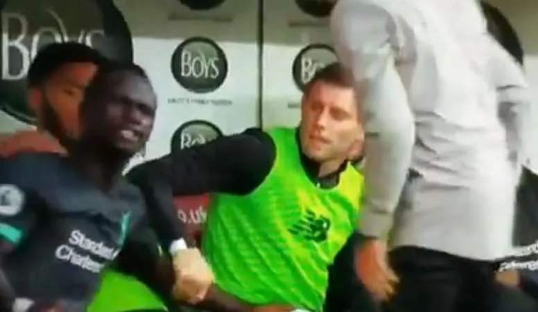 Sadio Mane gây sốc khi chỉ trích Mo Salah quá ích kỷ